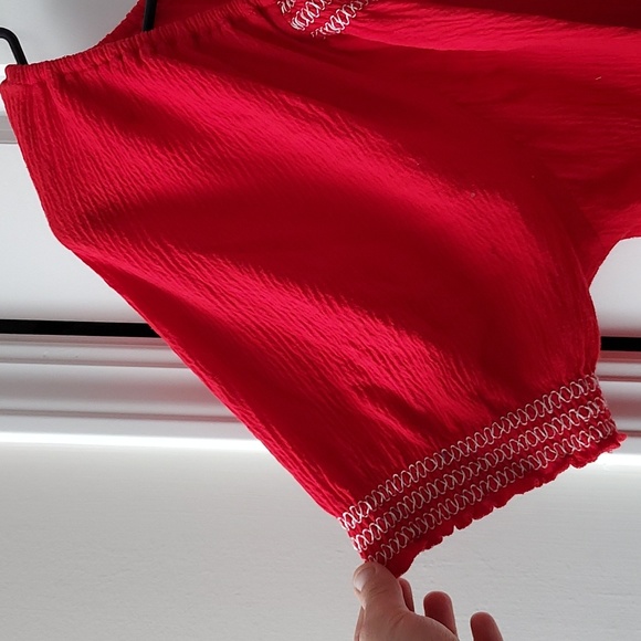 Short sleeve top with embroidery on sleeve and front red/white - Picture 2 of 7